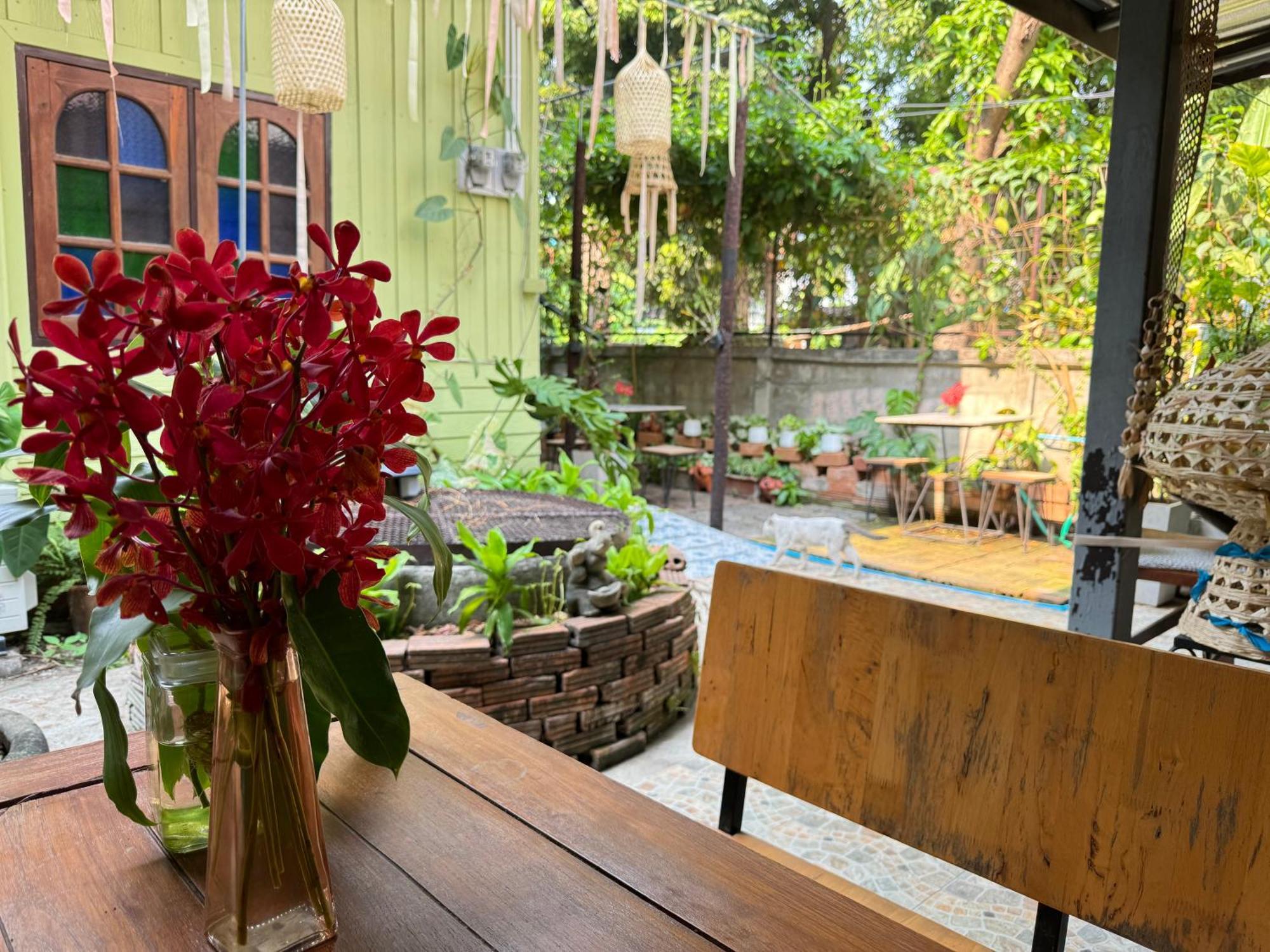Retro At Phra Sing Guest House Chiang Mai Zewnętrze zdjęcie
